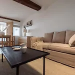 Sentier Historical Center II Luxury Design Apartment 3Br-8P